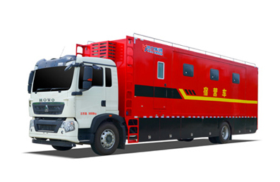 重汽豪沃宿营车 